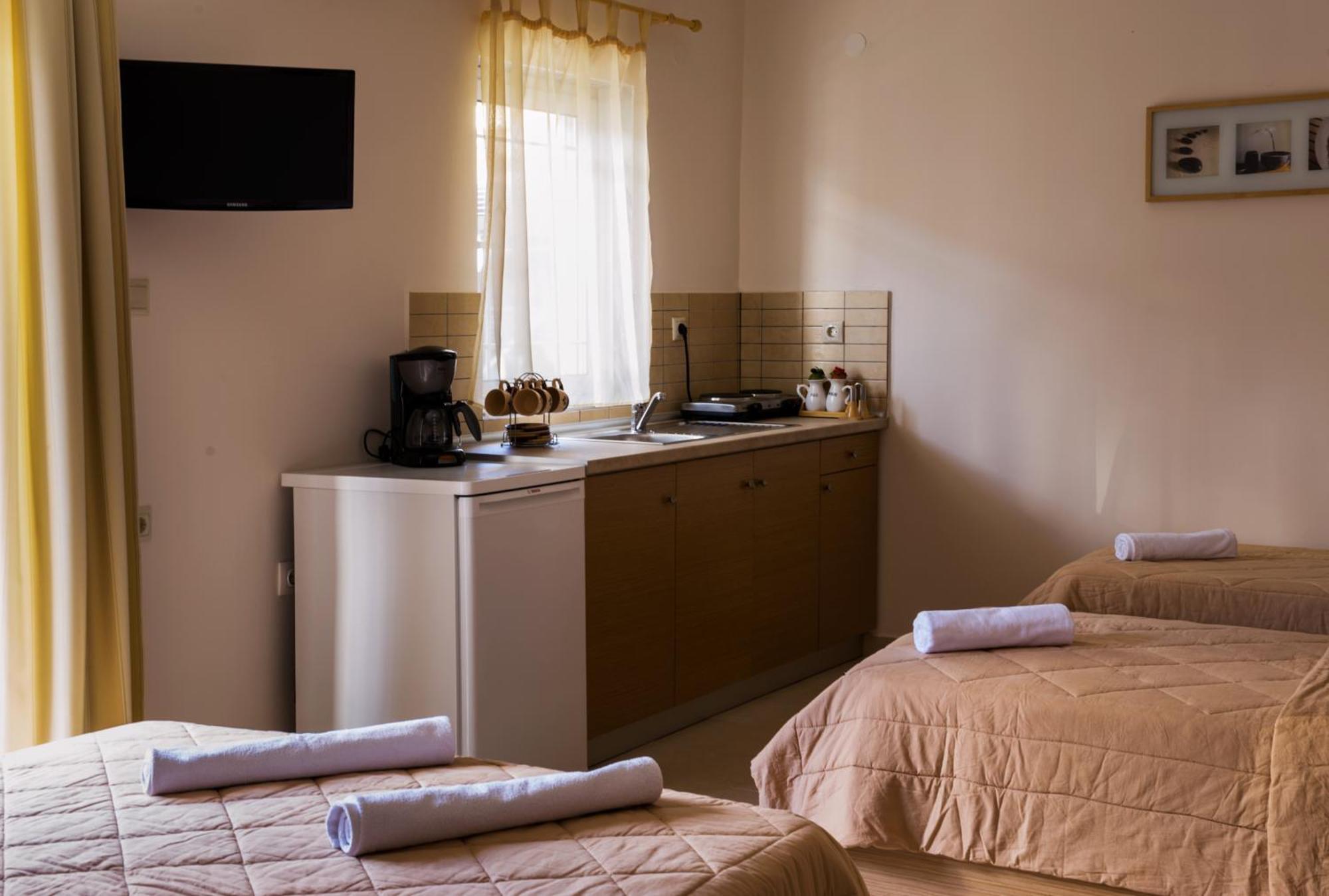 Nepheli Apartments And Studios Paralía 외부 사진