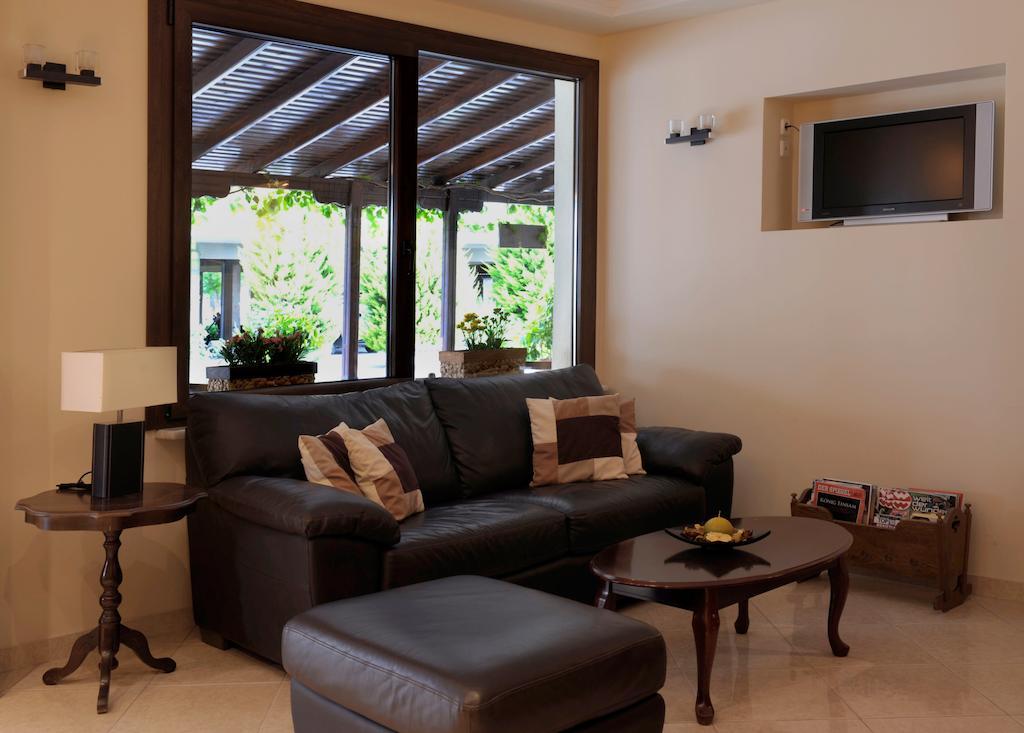 Nepheli Apartments And Studios Paralía 외부 사진