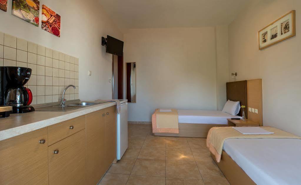 Nepheli Apartments And Studios Paralía 외부 사진